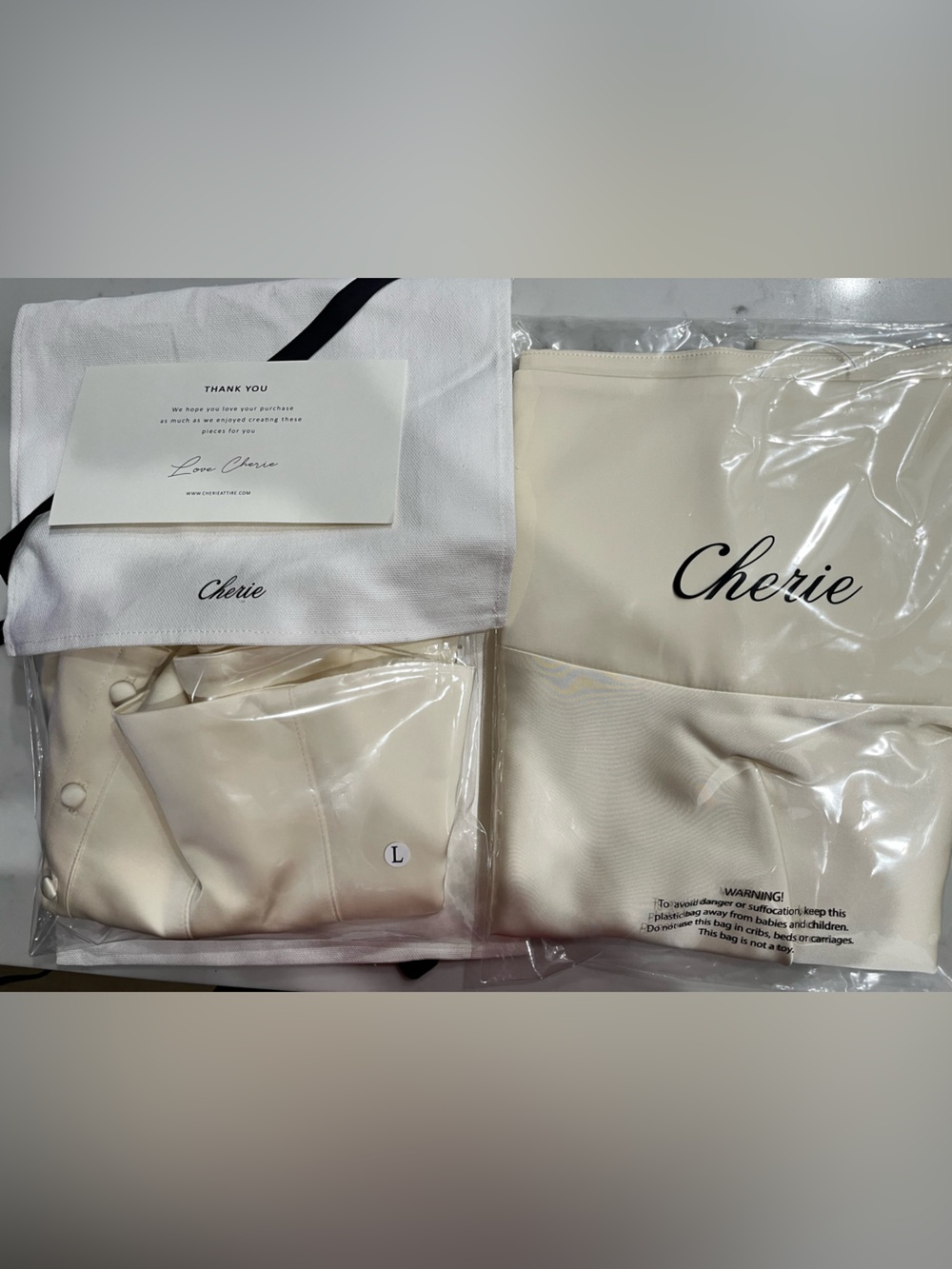Satin Ivory Set - Picture 2 of 6